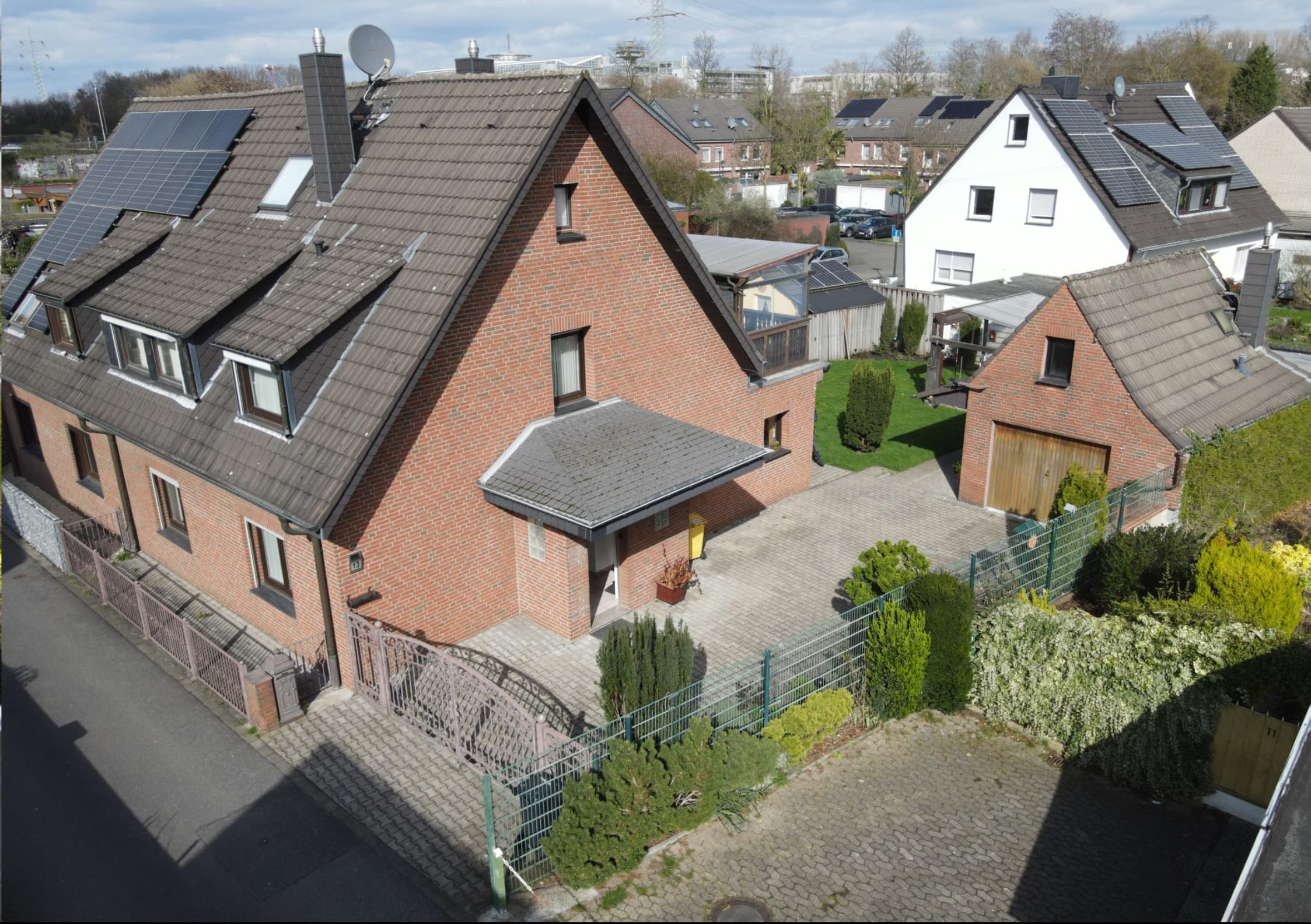 Familientraum Doppelhaushälfte in Düsseldorf Wersten